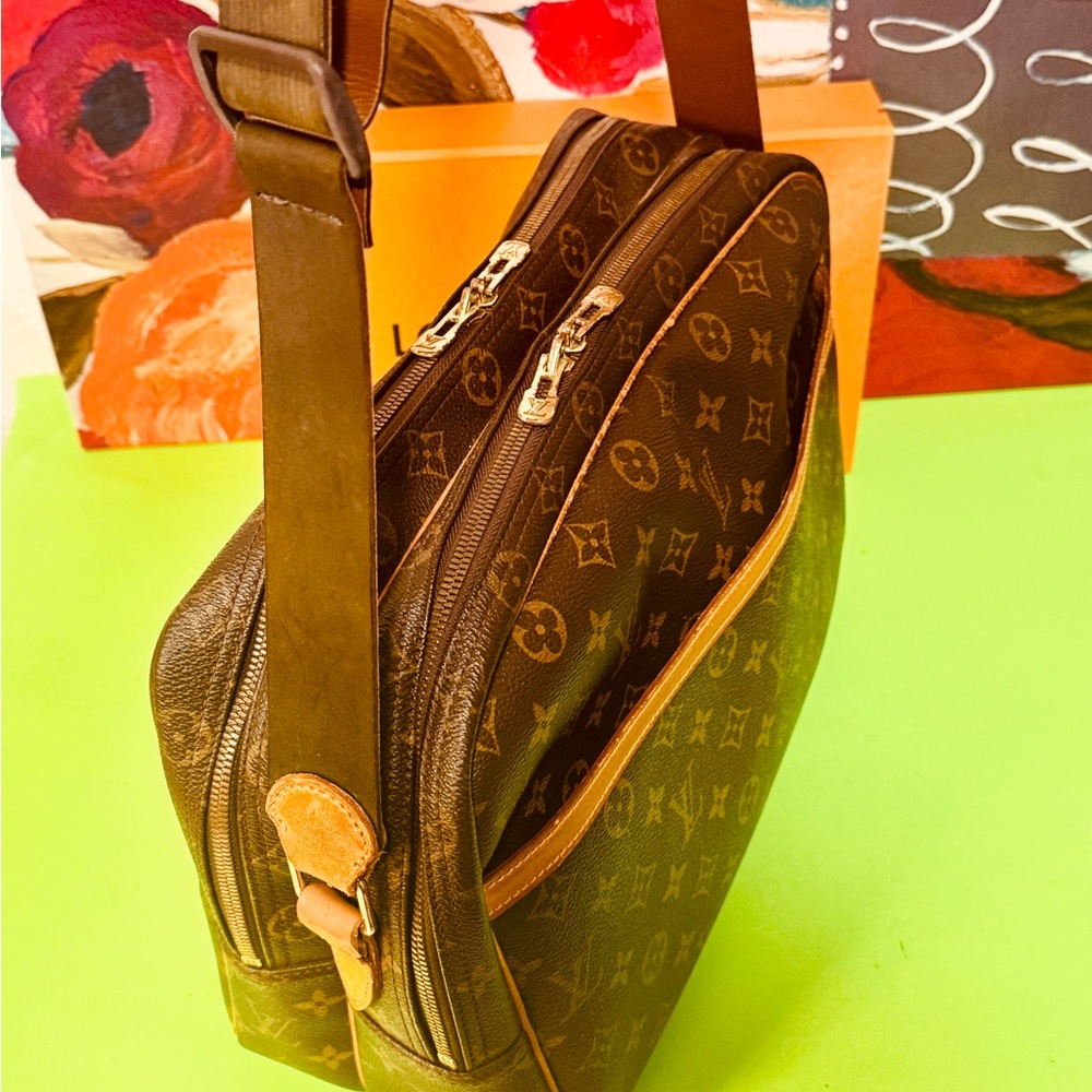 Louis Vuitton Brown Monogram reporter should bag - Picture 3 of 15